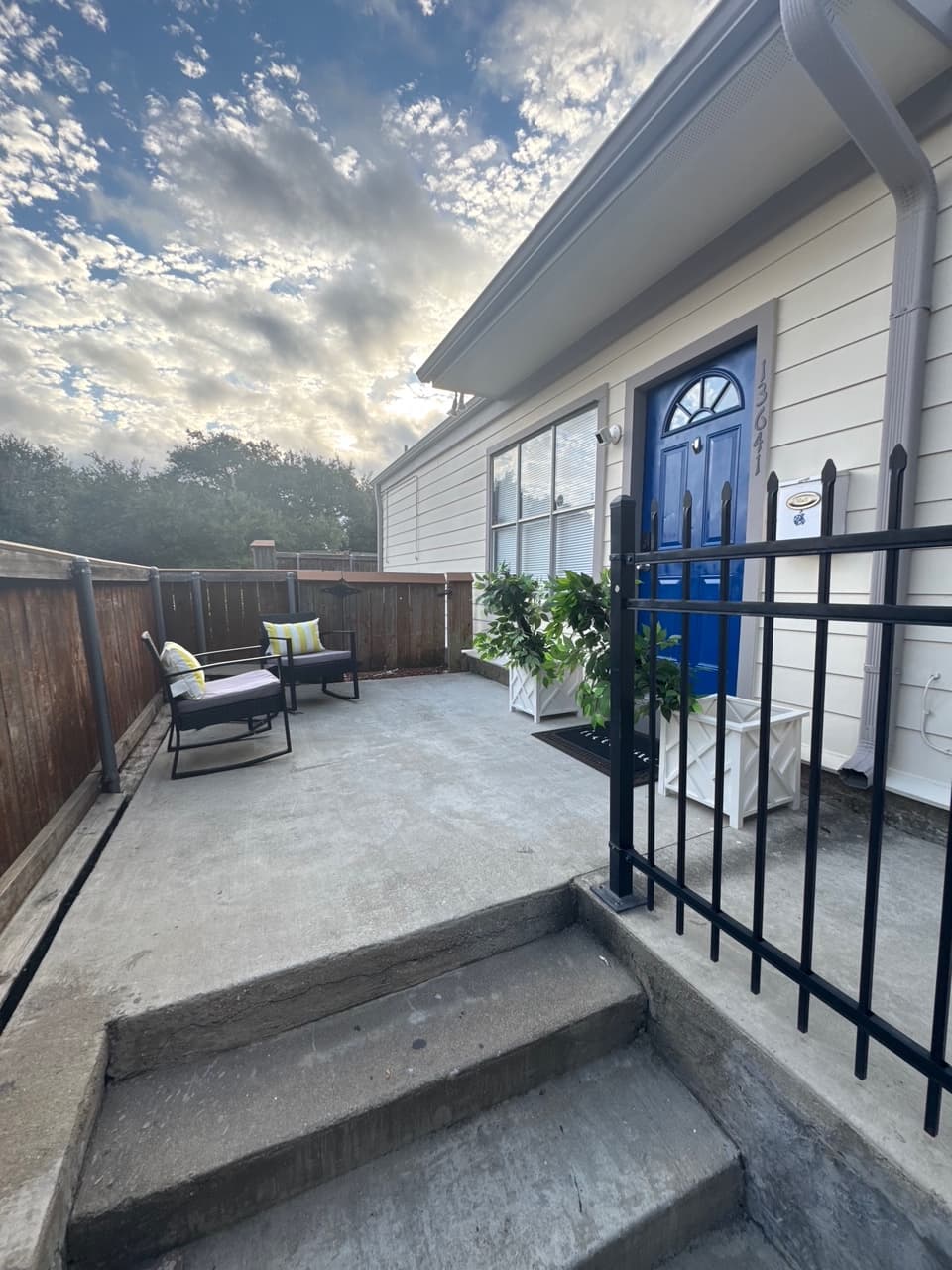 Outdoor front porch cleaning service in Plano and DFW